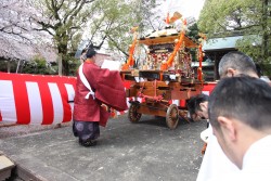 御旅所祭　4月3日　午後１時