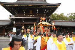 桃花祭神幸行列　4月3日　正午出発